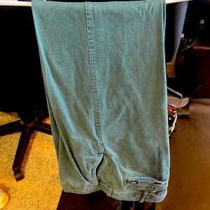Like new green Abercrombie and Fitch chino pants
